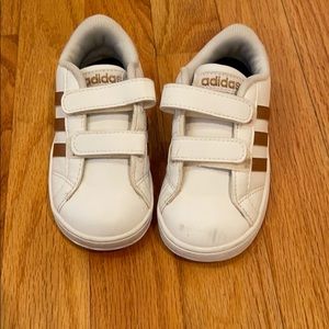 Girls Adidas sneakers !